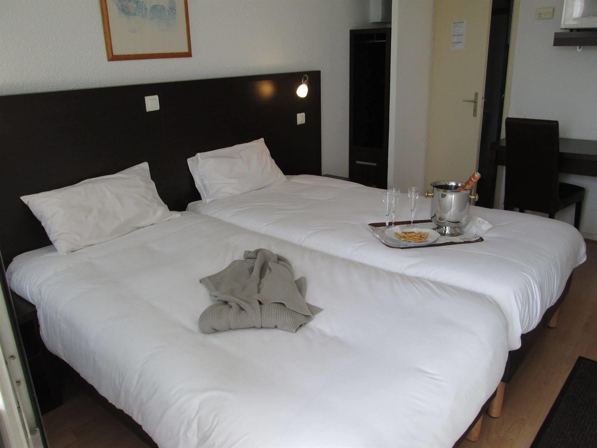 Top Motel Istres Eksteriør bilde